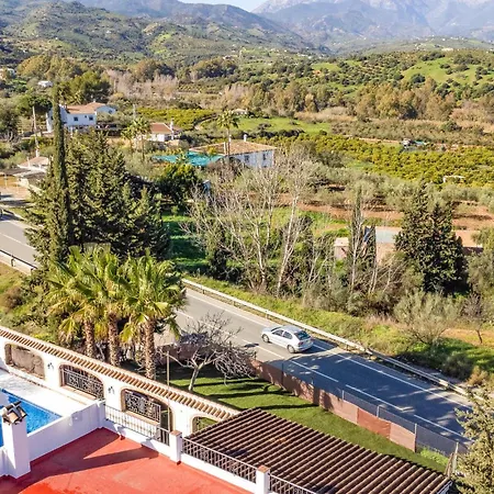 Lovely In With Wifi Holiday home